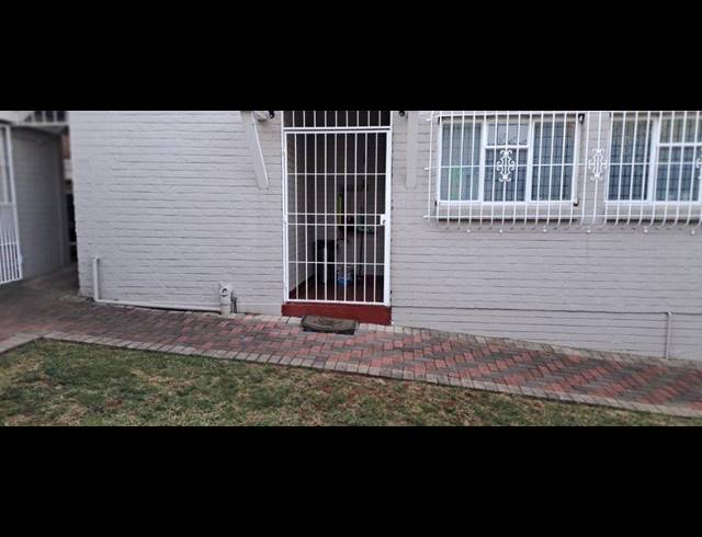 3 BEDROOM HOUSE TO LET IN SYDENHAM